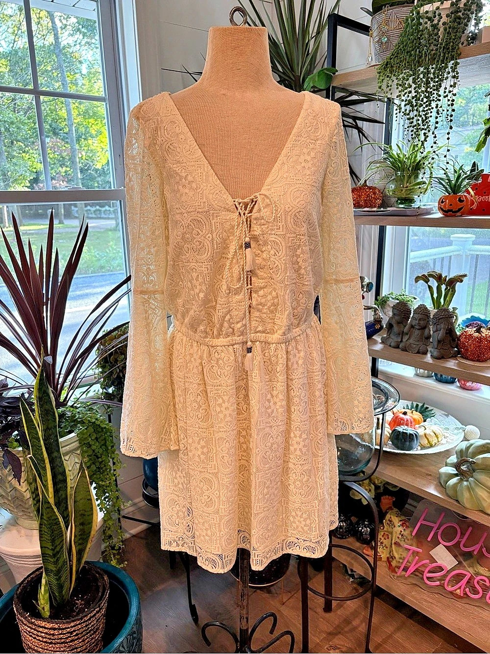 American Eagle Outfitters Paisley Lace Midi Dress in Cream Size Medium
